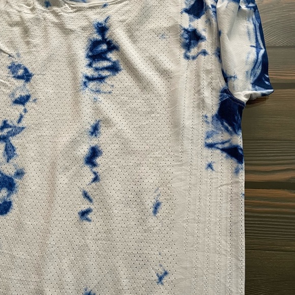 Lululemon Athletica Blue Tie-Dye Short Sleeve Tee - Picture 5 of 6